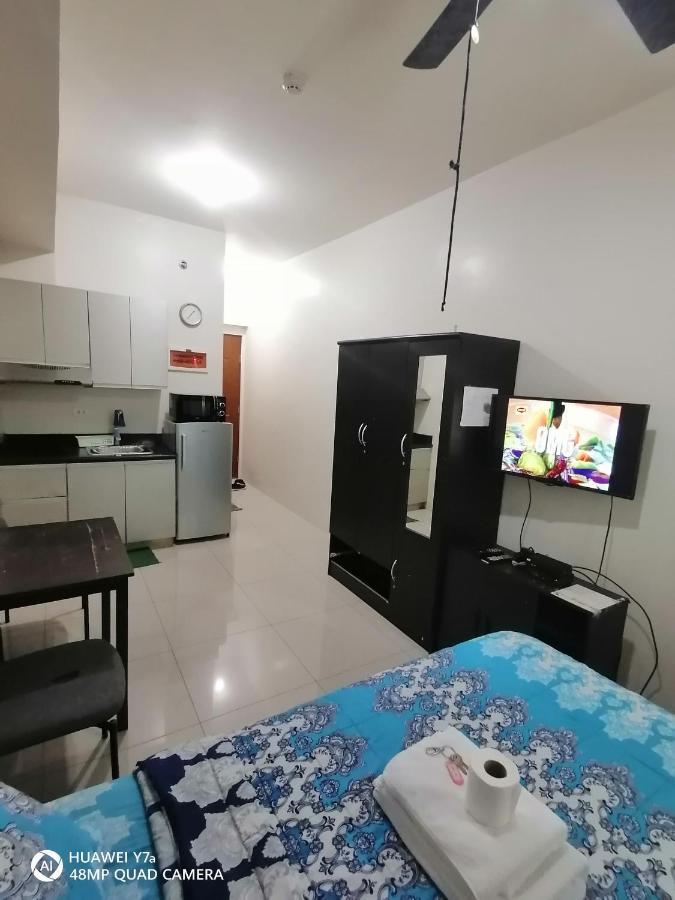 The Beacon Makati Staycation Suites Manila Bagian luar foto