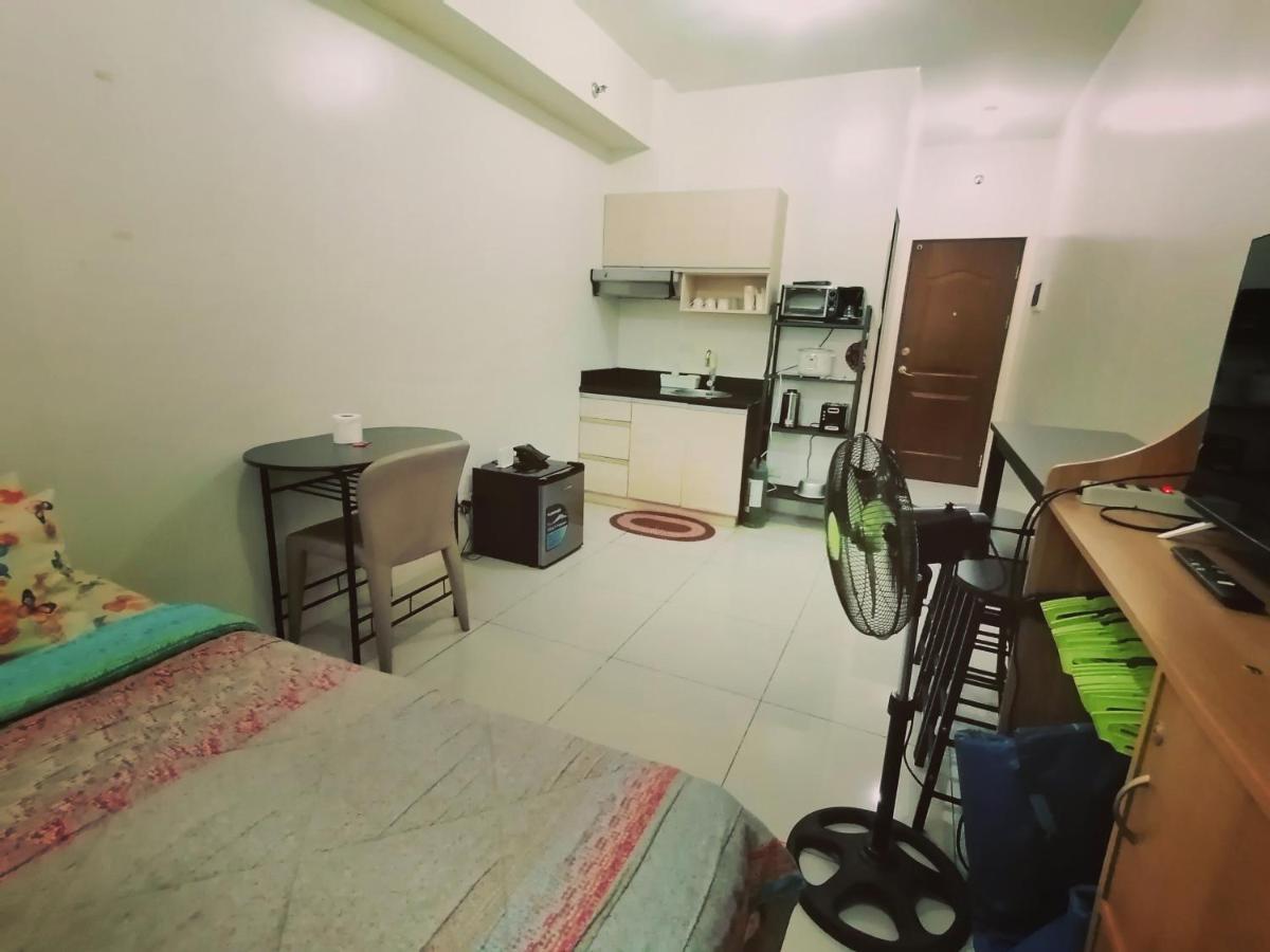 The Beacon Makati Staycation Suites Manila Bagian luar foto