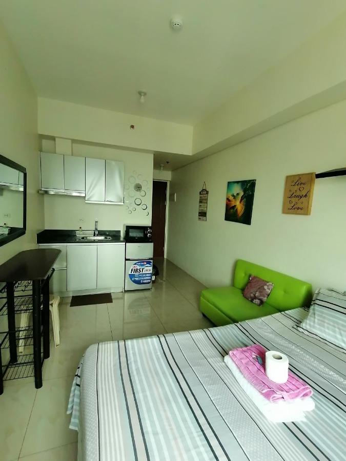 The Beacon Makati Staycation Suites Manila Bagian luar foto