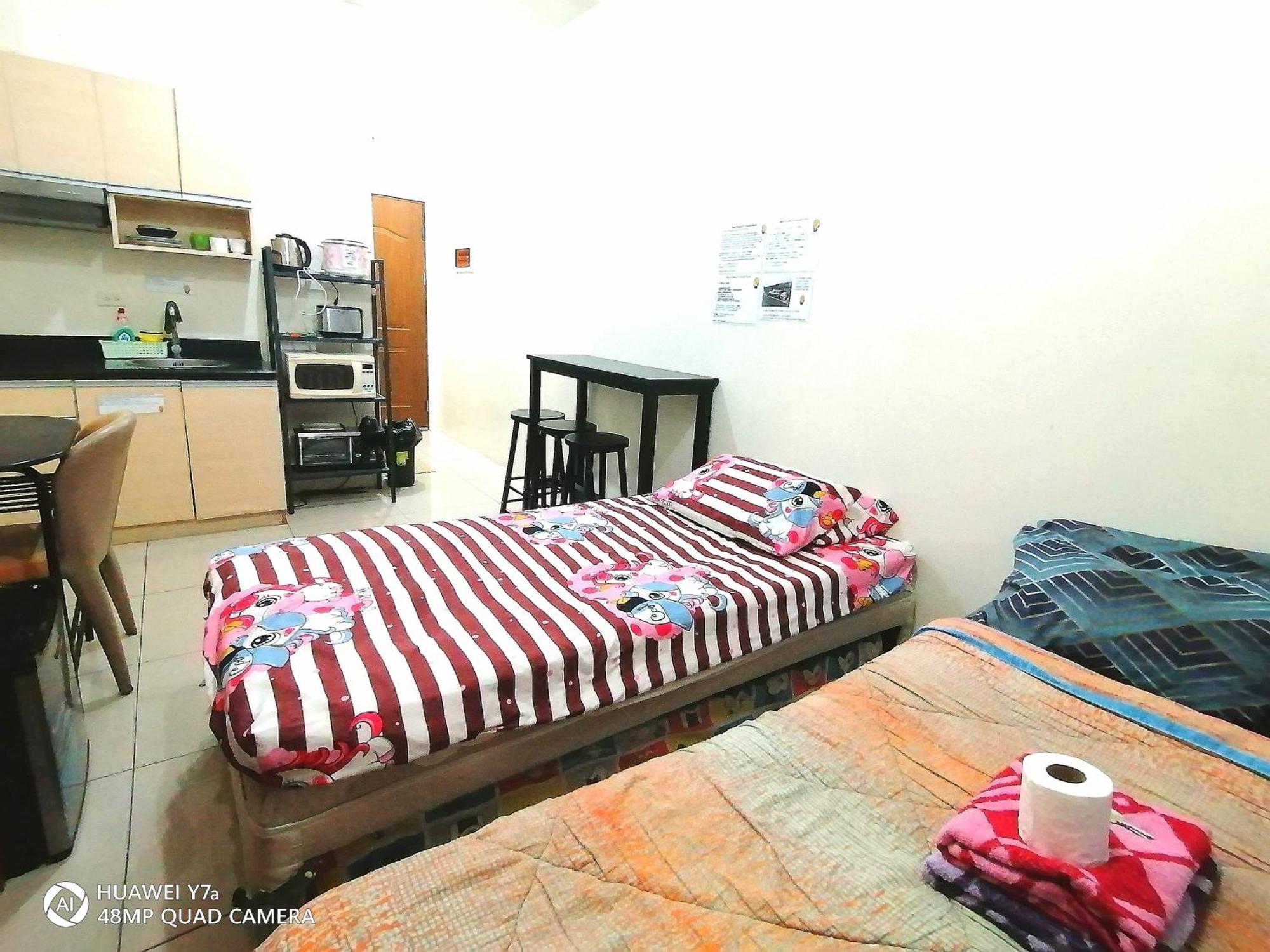 The Beacon Makati Staycation Suites Manila Bagian luar foto