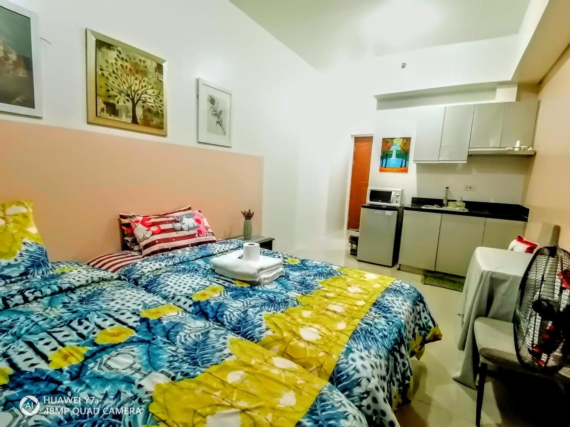 The Beacon Makati Staycation Suites Manila Bagian luar foto