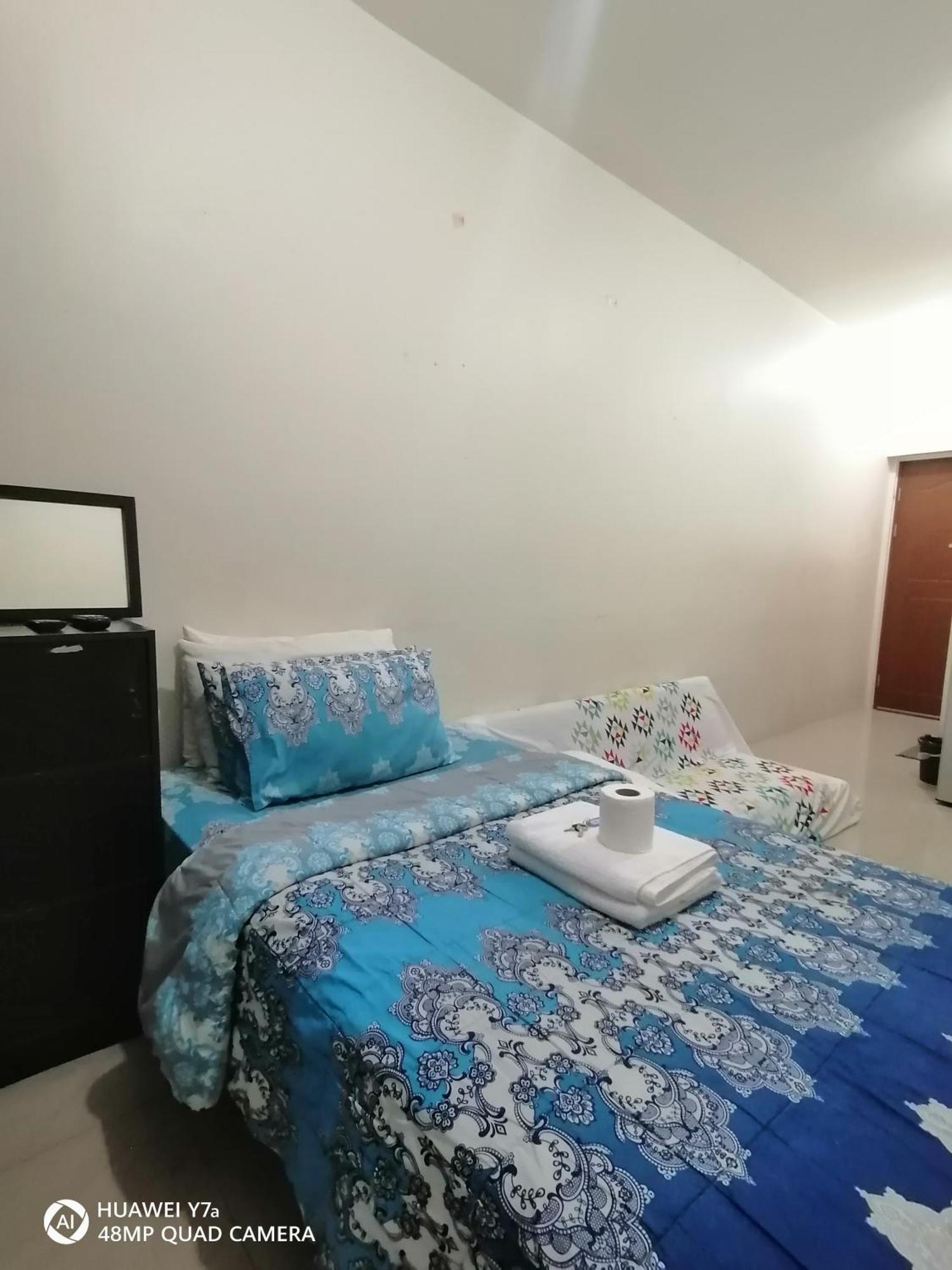 The Beacon Makati Staycation Suites Manila Bagian luar foto